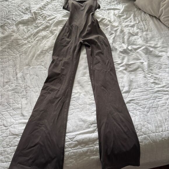 Source Unknown Pants - Grey Twist-Front Flared Jumpsuit – XS (75% Nylon, 25% Spandex)